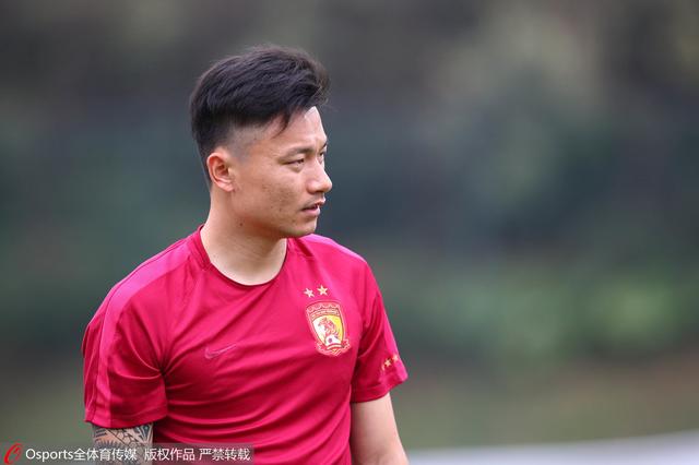 美女穿黑丝视频