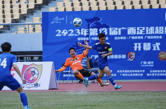 忘穿内裤坐公交被疯狂进去视频