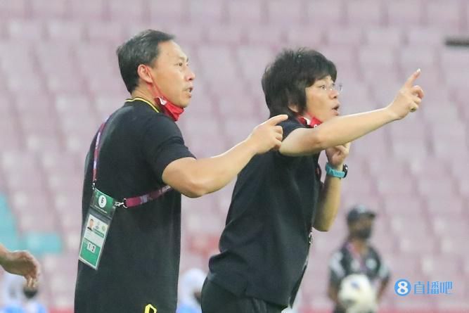 女女百合高h蒂抬起腿来gl扶她