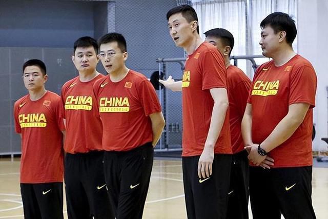 黑人壮汉把娇妻曰到高潮